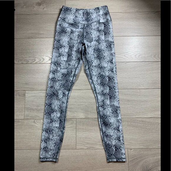 SPIRITUAL GANGSTER Essential High-rise Snake Print Leggings In Tonal Snake Print - Picture 2 of 12